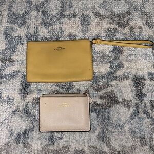 Coach Corner Wristlet Pouch w/ Coach Madison white leather coin purse/cardholder